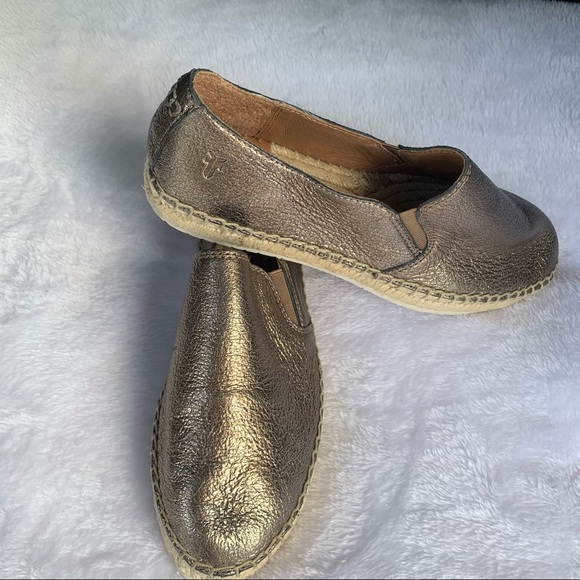 Frye ladies leather gold Isbel espadrilles. - Picture 3 of 5